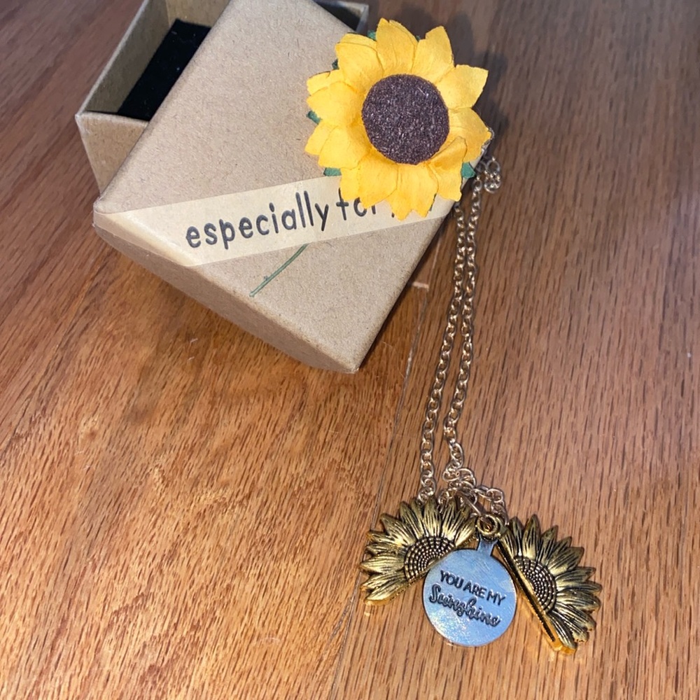 Adorable Sunflower Necklace
